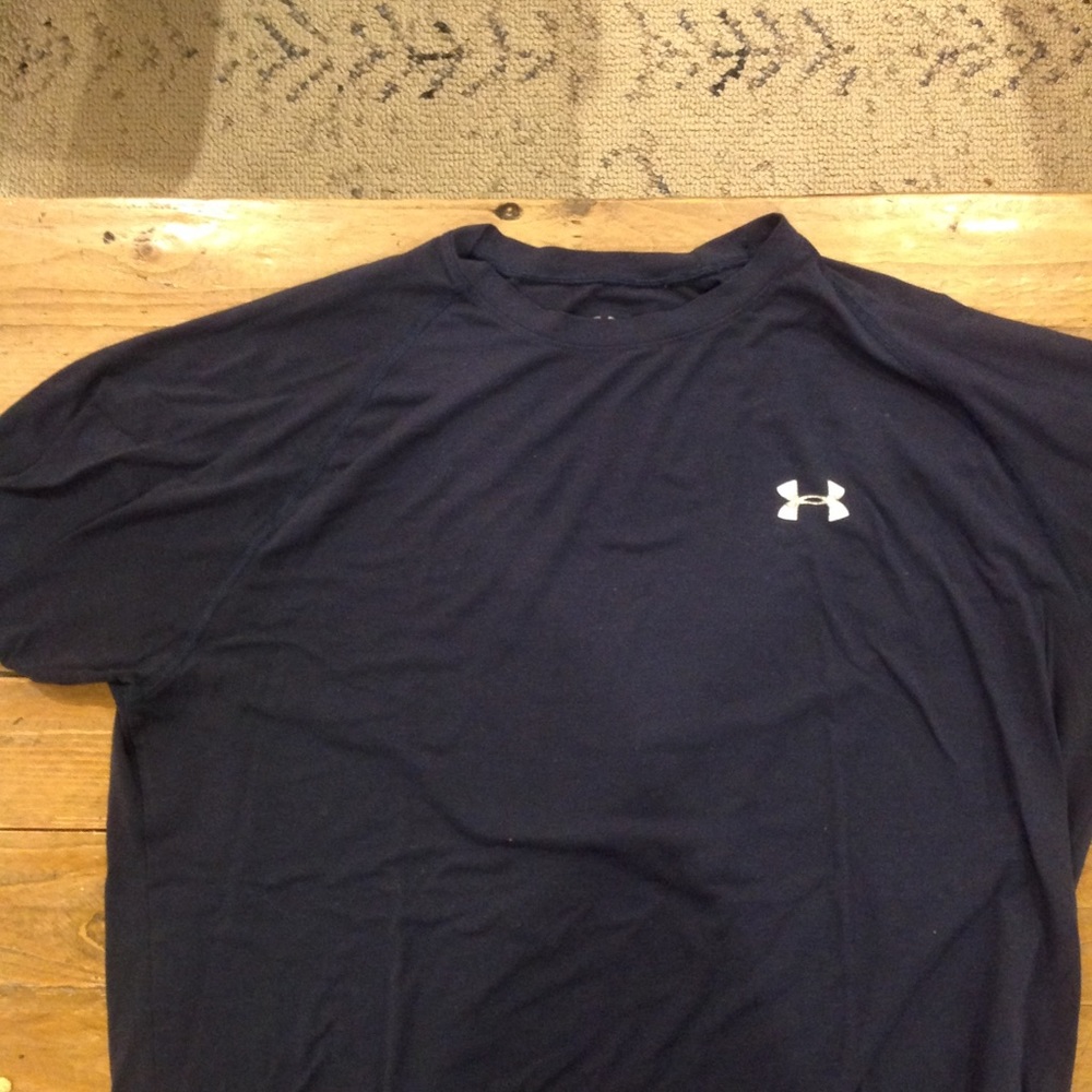 UA short sleeve loose fit